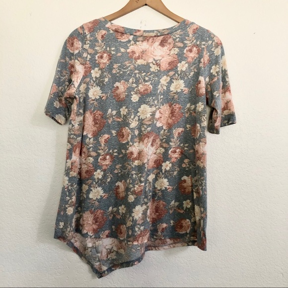 Asymmetrical floral blouse - Picture 2 of 3